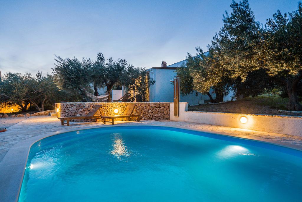Holiday Home Zlatni San - Private Heated Pool بول الغرفة الصورة