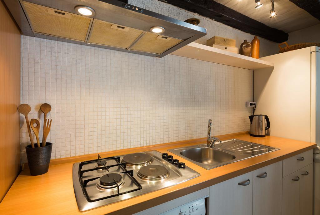 Holiday Home Zlatni San - Private Heated Pool بول الغرفة الصورة