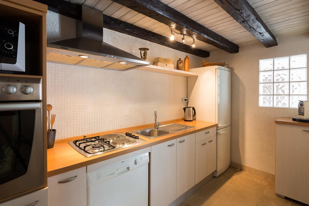 Holiday Home Zlatni San - Private Heated Pool بول الغرفة الصورة