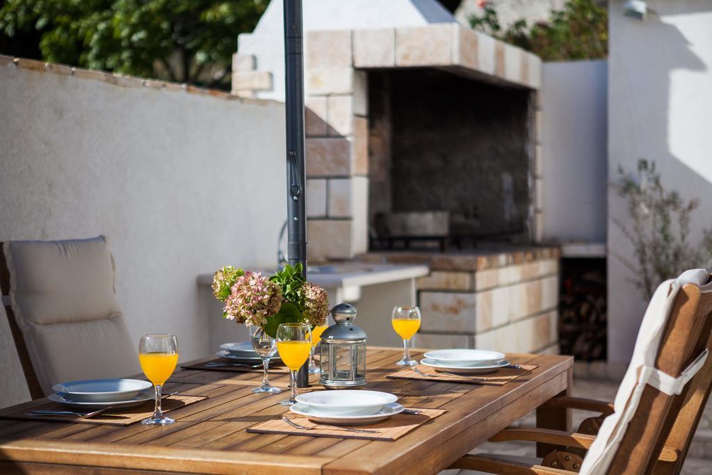 Holiday Home Zlatni San - Private Heated Pool بول الغرفة الصورة