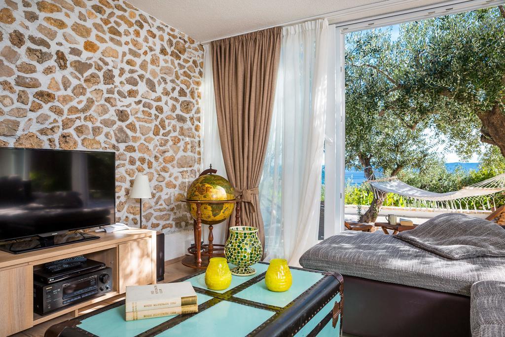 Holiday Home Zlatni San - Private Heated Pool بول الغرفة الصورة