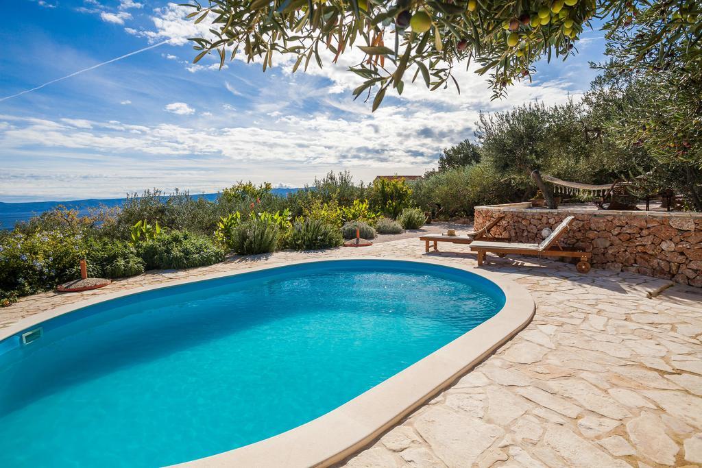 Holiday Home Zlatni San - Private Heated Pool بول الغرفة الصورة