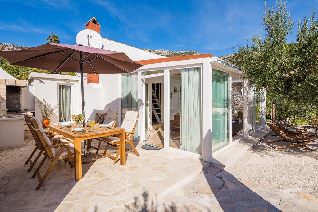 Holiday Home Zlatni San - Private Heated Pool بول الغرفة الصورة