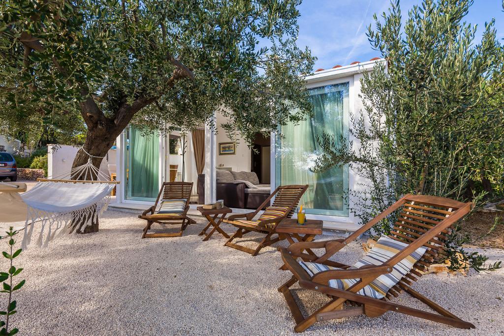 Holiday Home Zlatni San - Private Heated Pool بول الغرفة الصورة